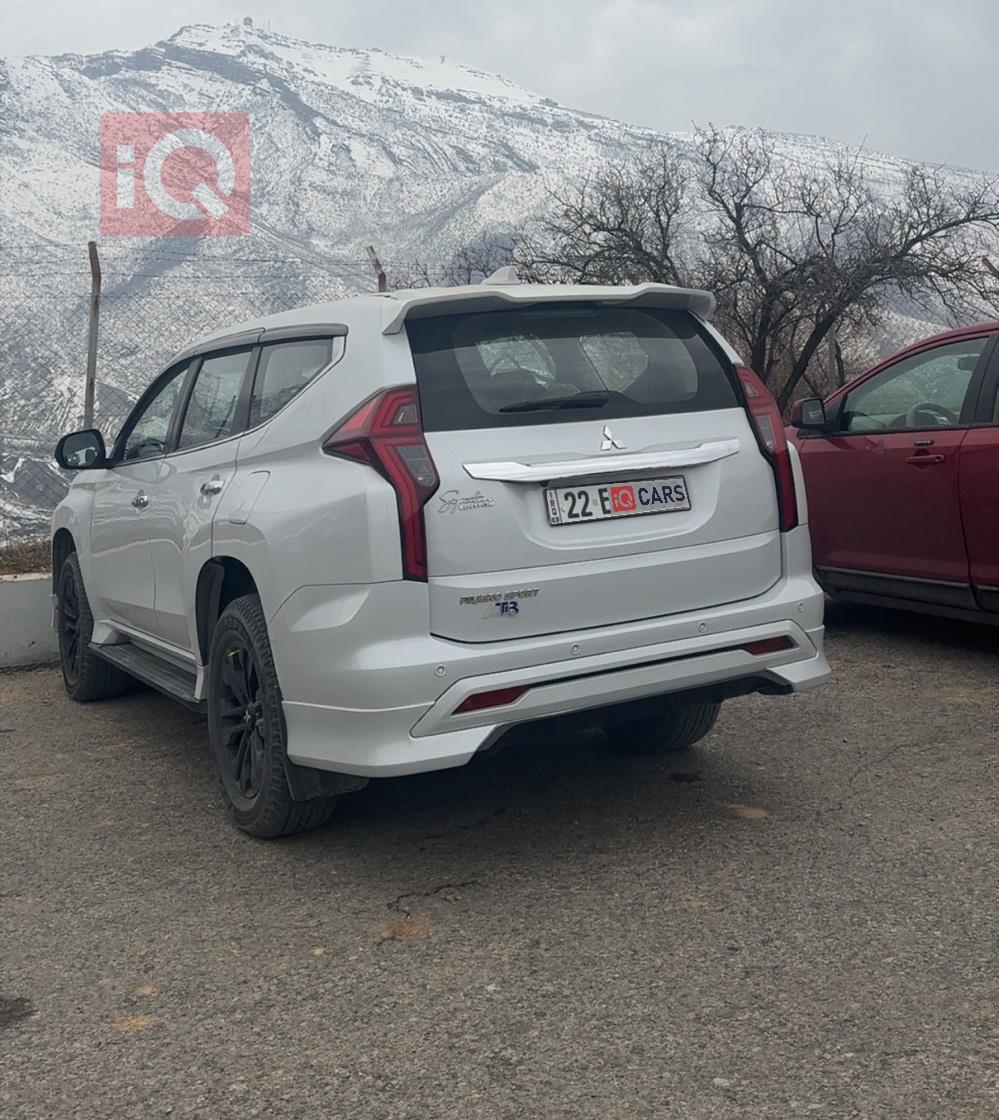 میتسوبیشی پاجیرۆ سپۆرت